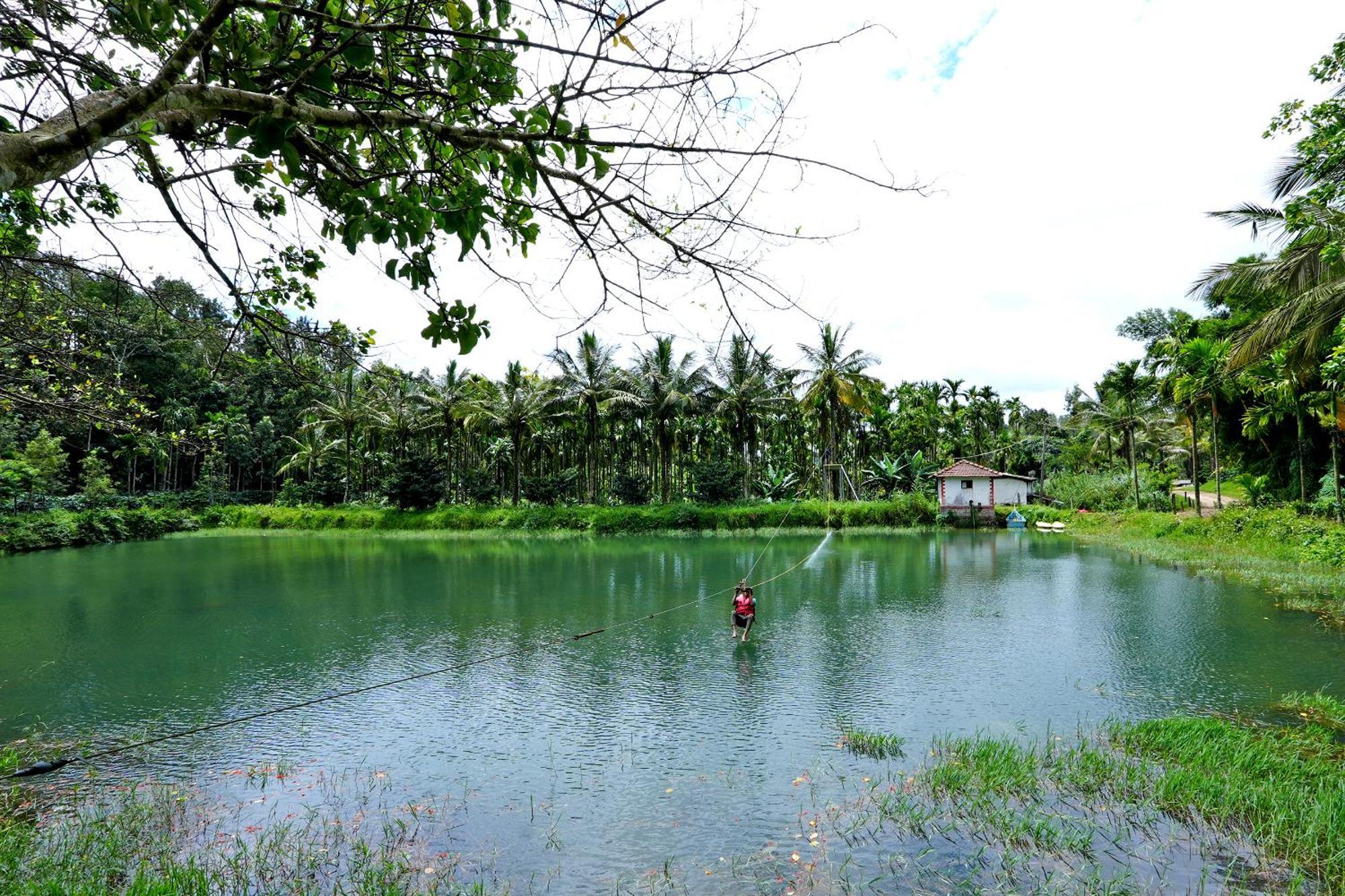 Leisure Homestay - Pool, Boating, Zipline, Home Food, Estate Chikmagalūr Buitenkant foto