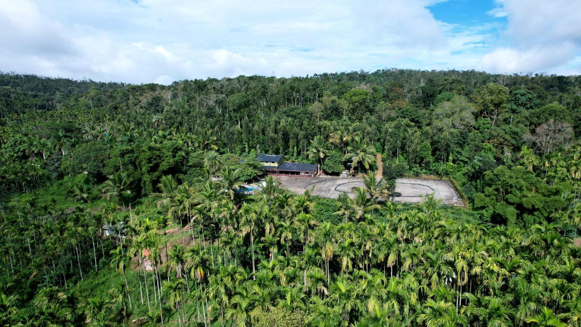 Leisure Homestay - Pool, Boating, Zipline, Home Food, Estate Chikmagalūr Buitenkant foto