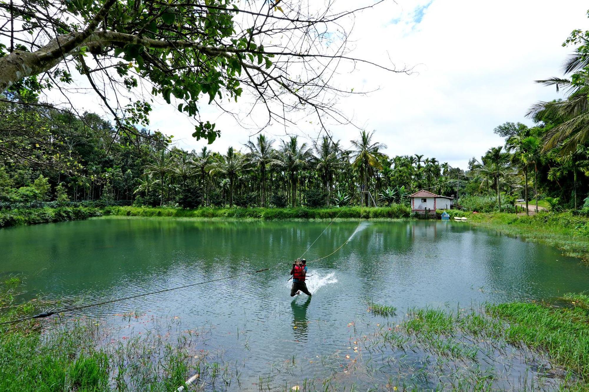 Leisure Homestay - Pool, Boating, Zipline, Home Food, Estate Chikmagalūr Buitenkant foto